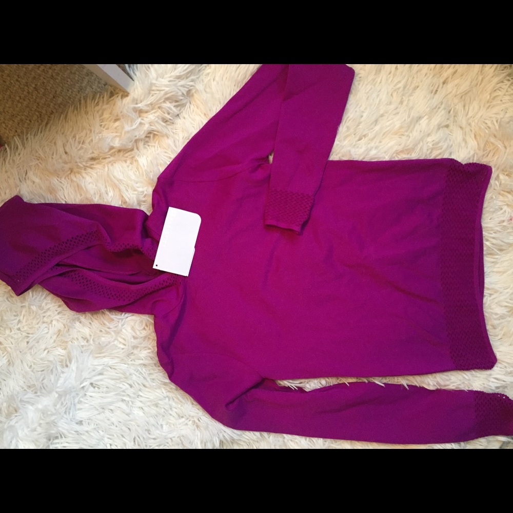 FABLETICS SWEATSHIRT - Picture 2 of 4